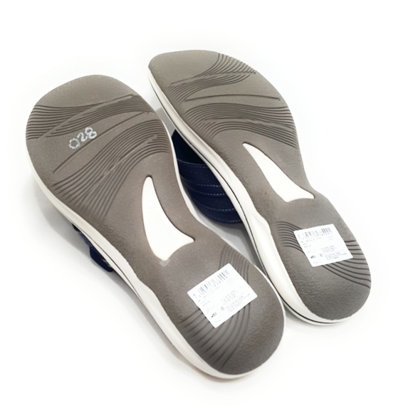 Clarks Women's Brinkley Keely Flip-Flop - Picture 4 of 8
